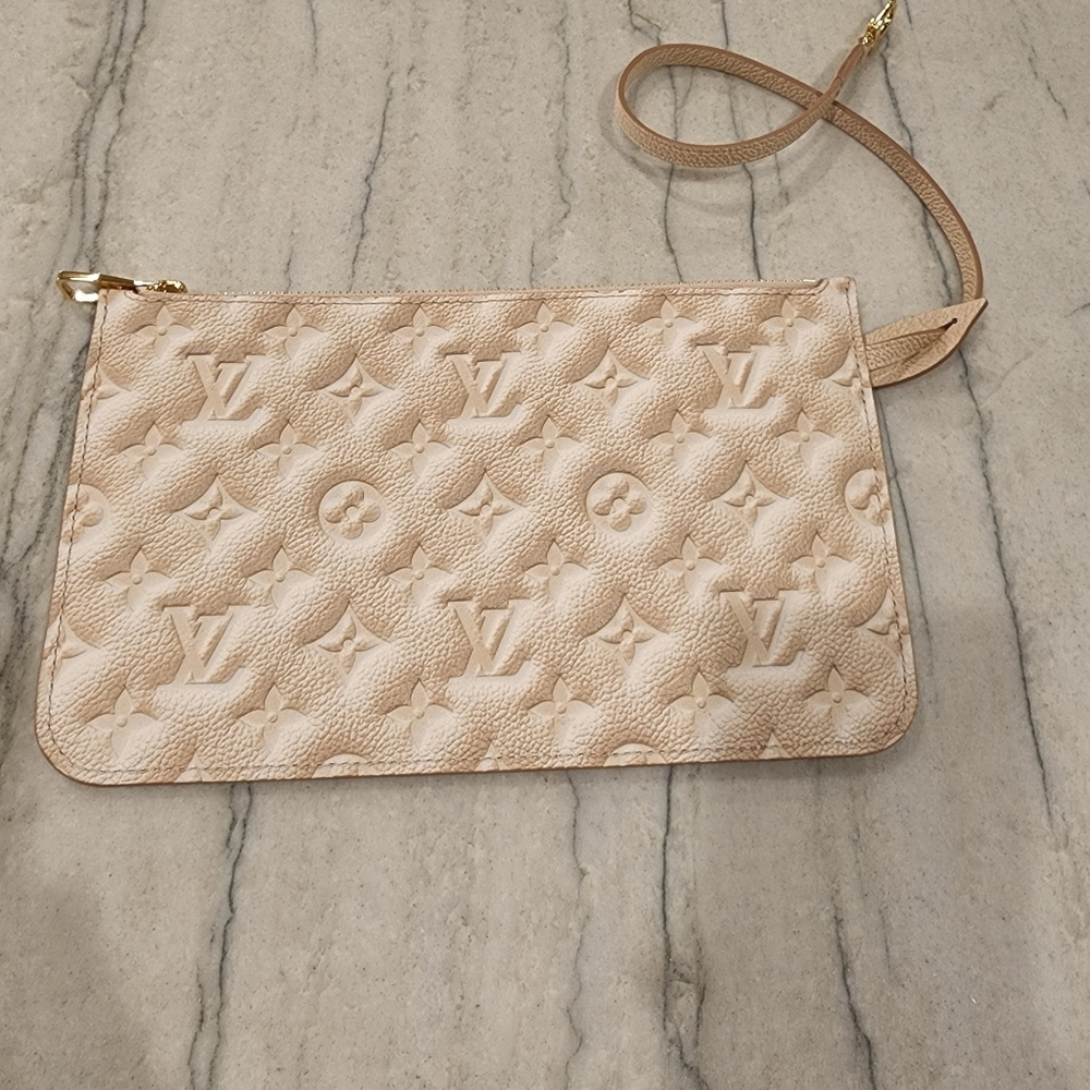 Louis Vuitton Pouchette stardust